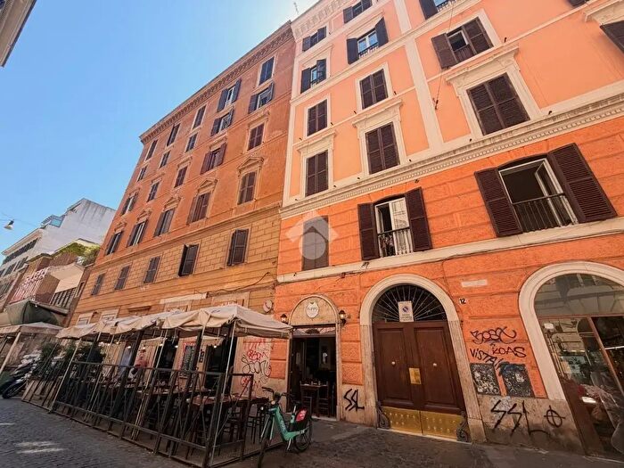 Appartamento bilocale in vendita in Via Natale del Grande, Roma