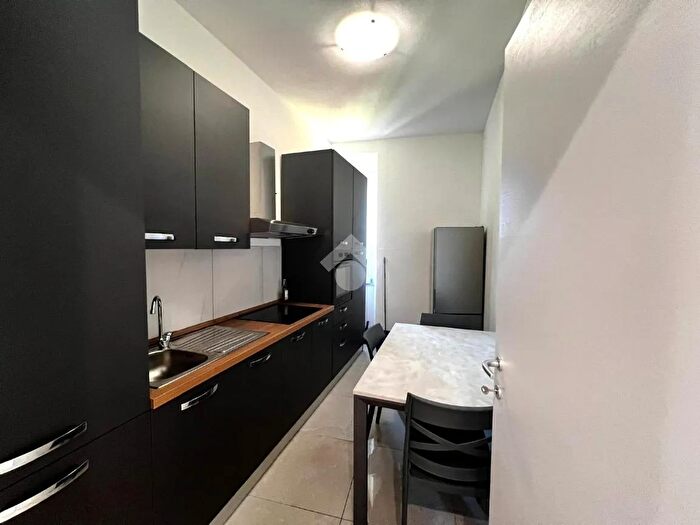 Appartamento trilocale in vendita in Via Monte Cengio, Varese