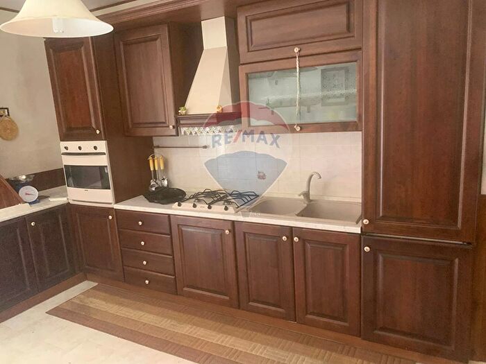 Casa con 7 locali in vendita in La Grande Quercia, Vinchiaturo