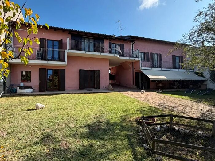 Casa con 6 locali in vendita in Via Marconi, Solonghello