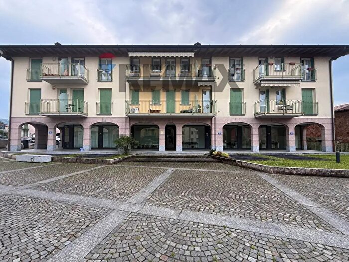 Appartamento trilocale in vendita in Via Roma, Credaro