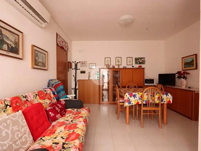 Appartamento trilocale in vendita in Via Maddalena, Alba Adriatica