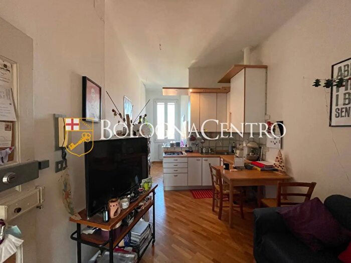Appartamento bilocale in vendita in Via Saragozza, Bologna