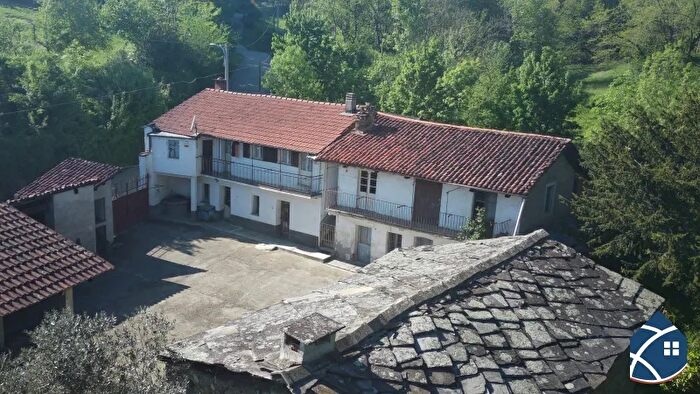 Casa con 9 locali in vendita in Pinerolo Via Priolo, Pinerolo