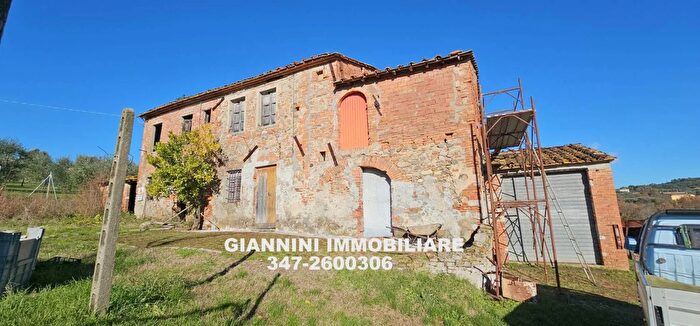 Casa con 9 locali in vendita in Via Cercatoia Alta Montecarlo, Montecarlo