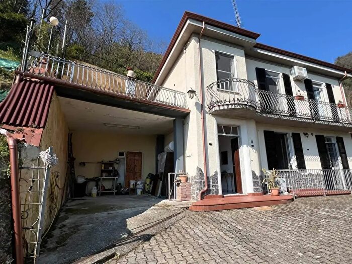 Casa quadrilocale in vendita in Ameglia