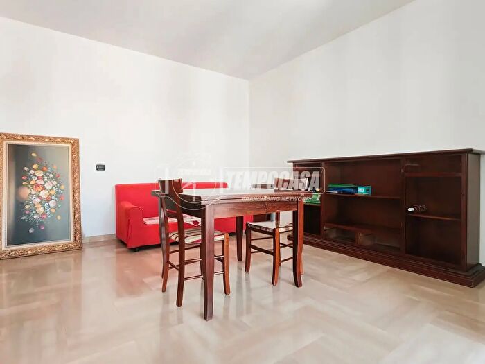 Appartamento trilocale in vendita in Via San Francesco d'Assisi, Gioia Del Colle