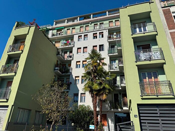 Appartamento trilocale in affitto in Via Bernardino Zendrini, Primaticcio, Milano