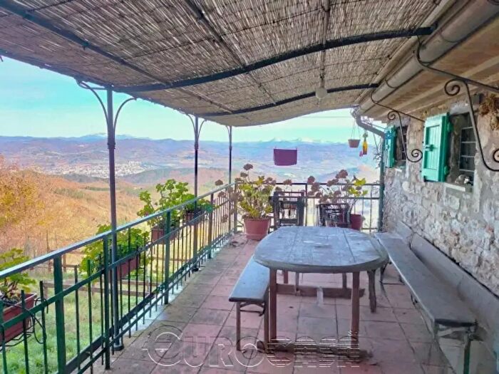 Casa quadrilocale in vendita in Località Migianella, Umbertide