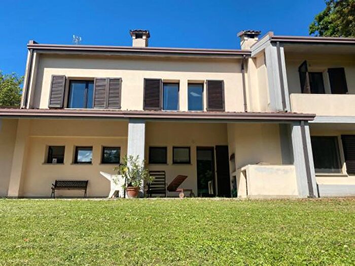 Casa con 6 locali in vendita in Pennabilli