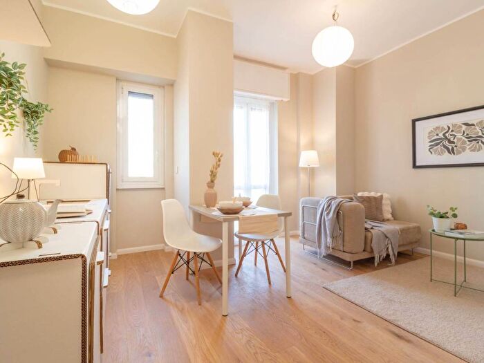 Appartamento bilocale in vendita in Viale Famagosta, Famagosta, Milano