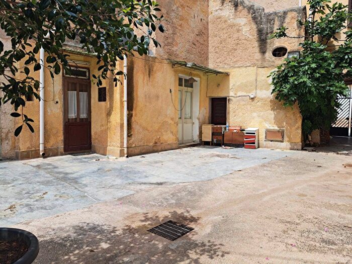 Appartamento trilocale in vendita in Piazza Carmine, Marsala