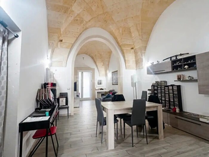 Casa con 11 locali in vendita in Via Armando Diaz, Maglie
