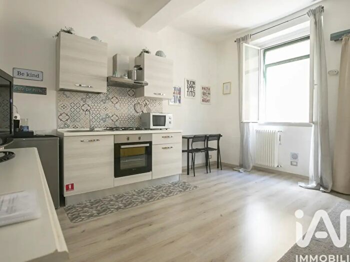 Appartamento quadrilocale in vendita in Via Lomellini, Genova