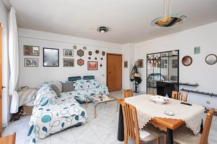 Appartamento con 5 locali in vendita in Via Aldo Moro Aci Catena, Aci Catena