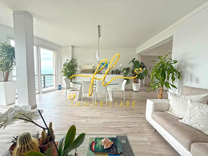 Appartamento con 9 locali in vendita in Livorno