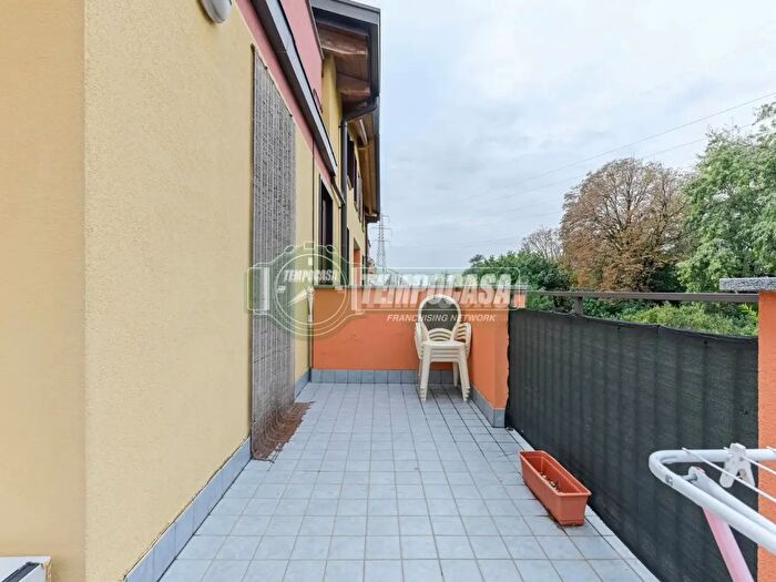 Appartamento trilocale in vendita in Via Eugenio Montale, Roncello