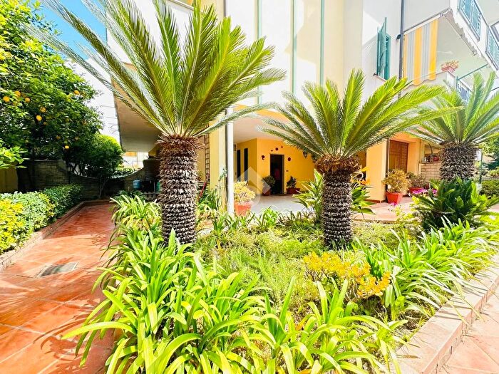 Casa con 5 locali in vendita in Corso Italia, Villaricca