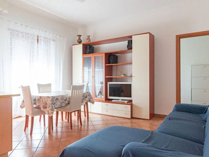 Appartamento trilocale in affitto in Via della Marranella di Marino, Ciampino