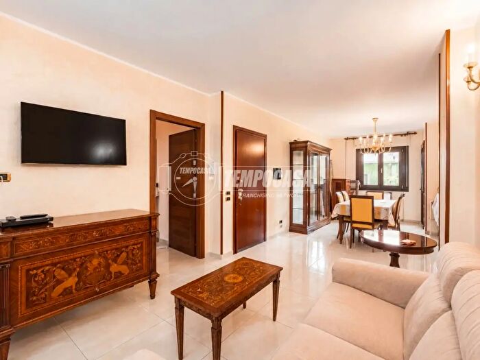 Appartamento quadrilocale in vendita in Via Luigi Boccherini Scala B, Abbiategrasso
