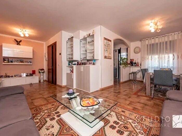 Appartamento con 5 locali in vendita in Via Oste, Montemurlo