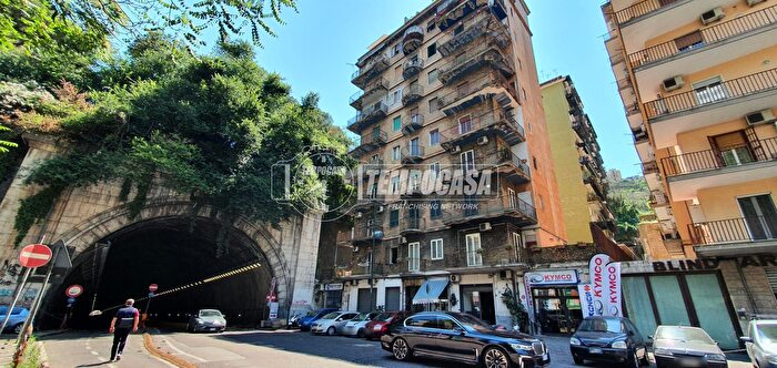 Appartamento bilocale in vendita in Via Caio Duilio, Napoli