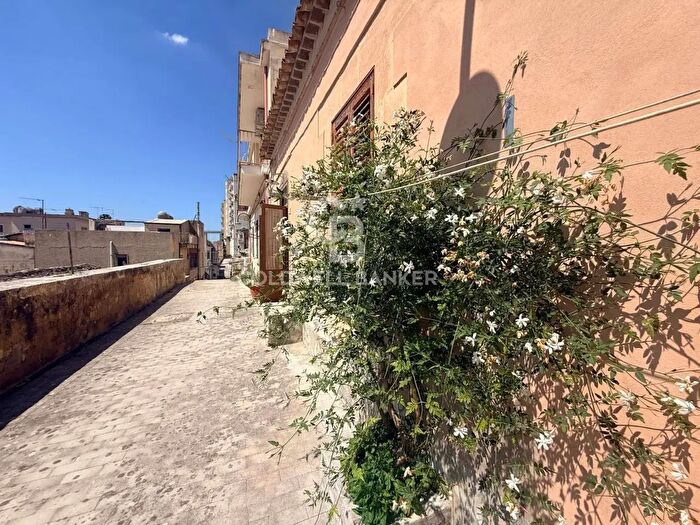 Casa quadrilocale in vendita in Via Quintillo Sella, Modica
