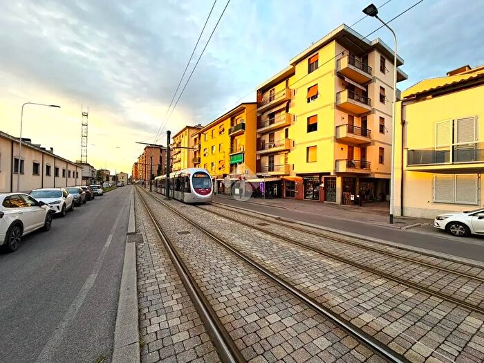 Appartamento trilocale in vendita in Via di Novoli, Firenze