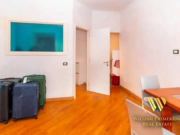 Appartamento trilocale in vendita in Via Fara Sabina, Roma