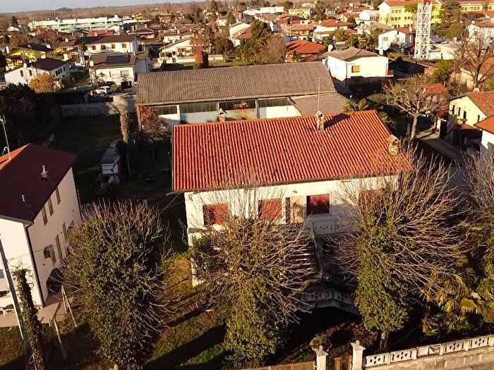 Casa con 5 locali in vendita in Via Dante, Rivignano Teor