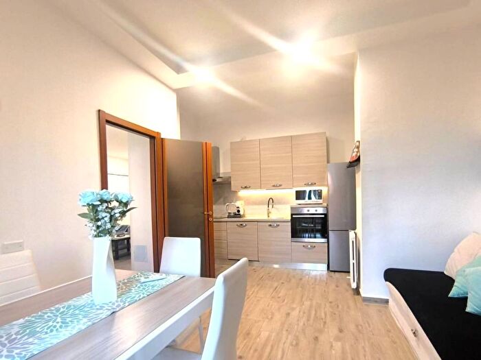 Appartamento trilocale in affitto in Via Palmanova, Cimiano, Milano