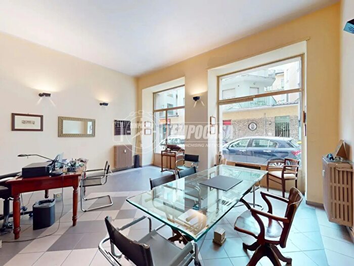 Appartamento trilocale in vendita in Via Ugo Foscolo, Torino