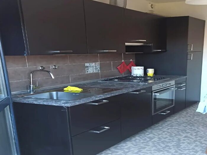 Appartamento trilocale in affitto in Via dei Salici, Cesano Boscone