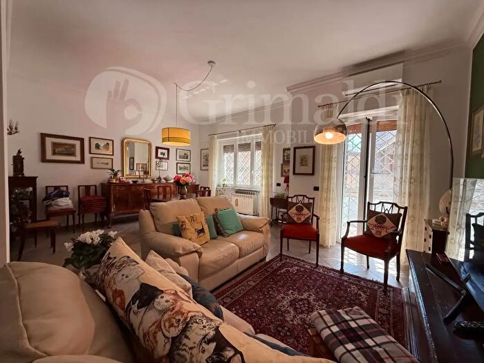 Appartamento quadrilocale in vendita in Via Santorre di Santarosa, Roma