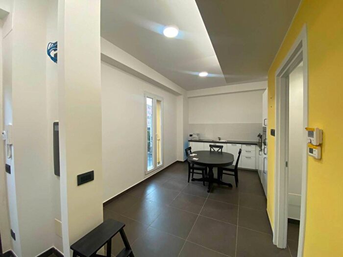 Appartamento trilocale in affitto in Via Biagio Assereto, Centro, Recco