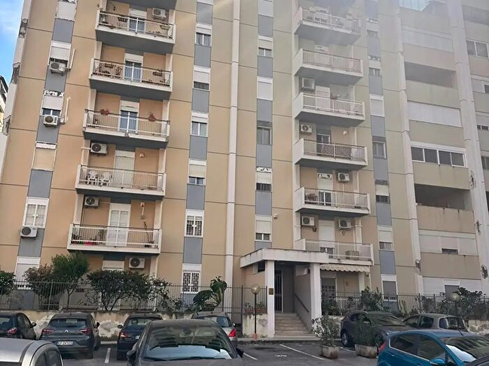 Appartamento quadrilocale in vendita in Ia Villa De Gregorio, Palermo