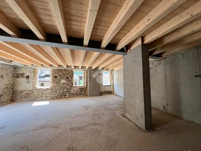 Appartamento trilocale in vendita in Via S Giovanni, Ponte Di Legno