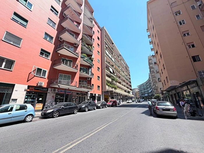 Appartamento quadrilocale in affitto in Via Francesco Cilea, Vomero, Napoli