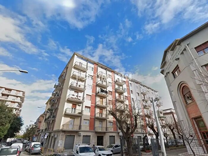 Appartamento quadrilocale in vendita in Via Francesco Figliolia, Foggia