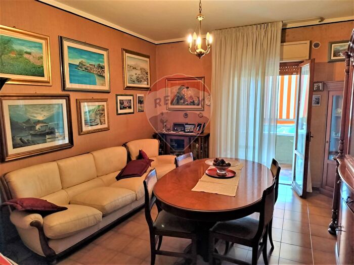 Appartamento quadrilocale in vendita in Via Mariani, Catania