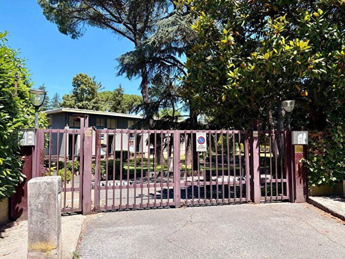 Appartamento trilocale in affitto in Via Giacinta Pezzana, Parioli, Roma