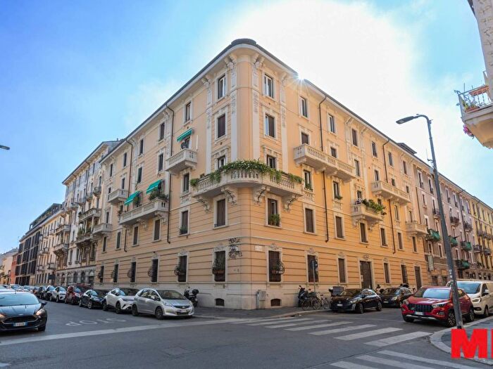 Appartamento trilocale in vendita in Via Pietro Crespi, Pasteur, Milano