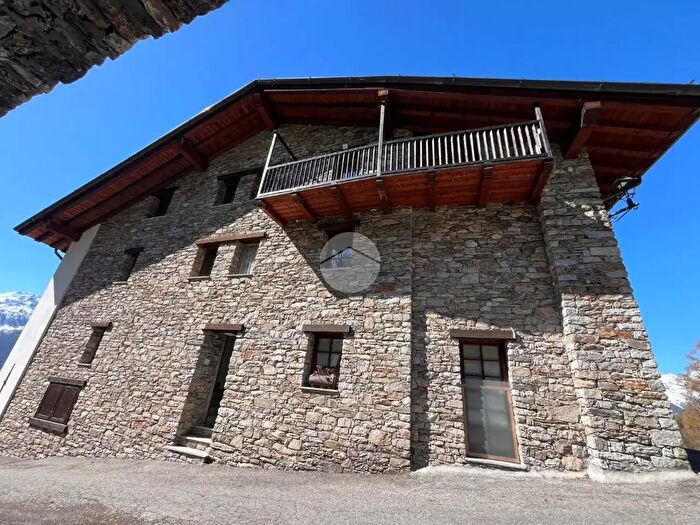 Appartamento trilocale in affitto in Frazione Morge, La Salle