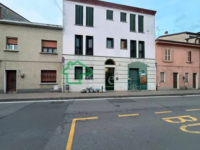 Appartamento trilocale in vendita in Via Balbi, Ospedaletto Lodigiano