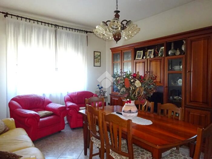 Appartamento trilocale in vendita in Viale Adriatico, Masi Torello