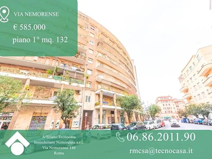 Appartamento con 5 locali in vendita in Via Nemorense, Roma