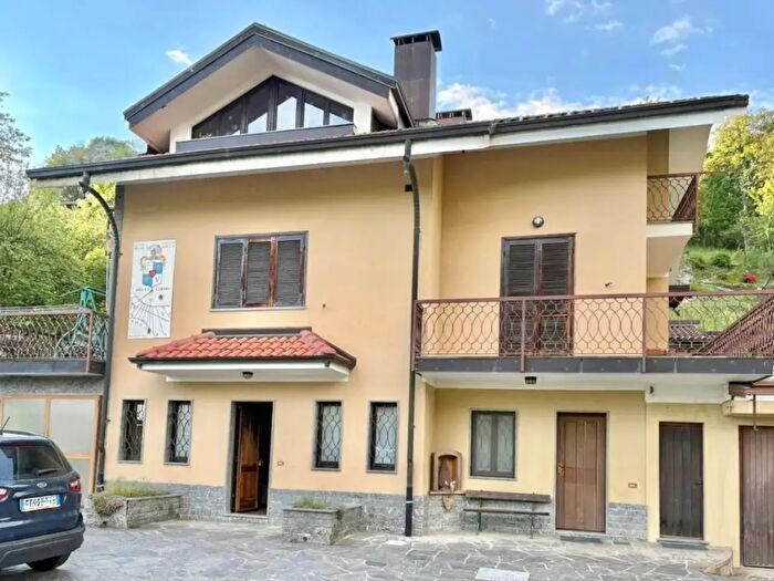 Casa con 7 locali in vendita in Morondo, Varallo