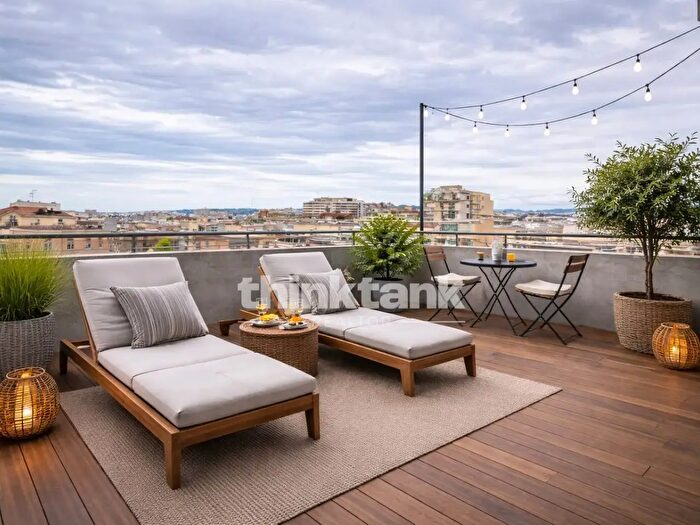 Appartamento trilocale in vendita in Via Simili, Catania