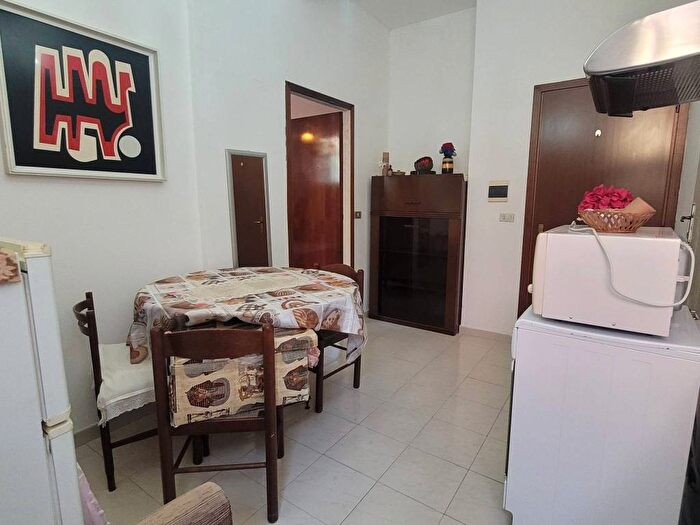 Appartamento bilocale in affitto in Via Sarca, Centro, Lainate