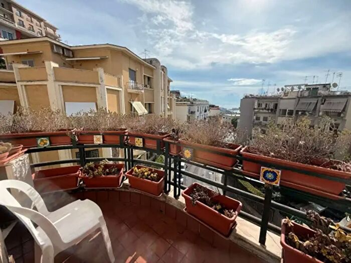 Appartamento con 5 locali in vendita in Via Tasso, Napoli